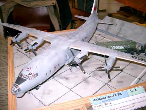 An-12 Roden 1:72